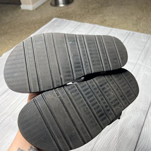 Torrid Black Turnlock Gladiator Sandals WW Chunky Band Shoes Size 9WW Extra Wide - Picture 9 of 11